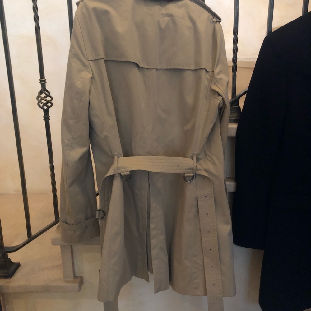Men’s Burberry Trench Coat - Picture 5 of 6